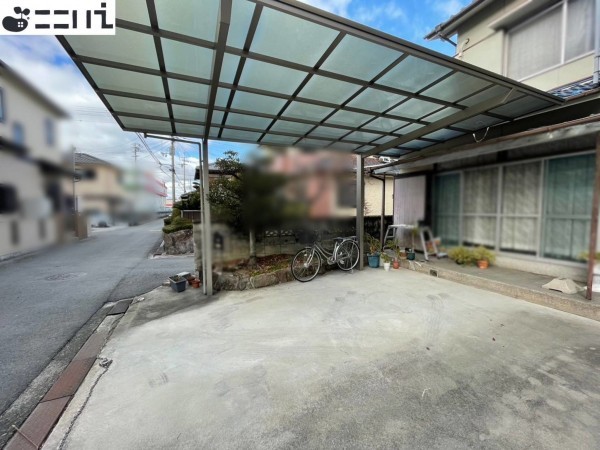 揖保郡太子町矢田部、中古一戸建ての前面道路を含む現地写真画像です