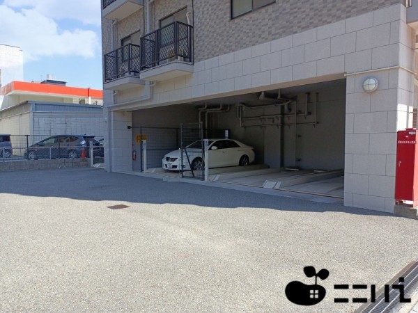 姫路市坂田町、マンションの駐車場画像です