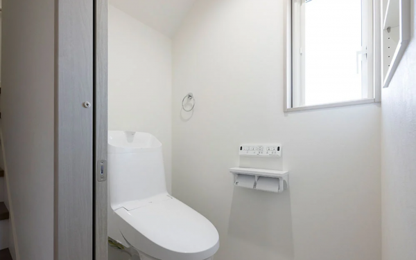 姫路市東今宿、新築一戸建てのトイレ画像です