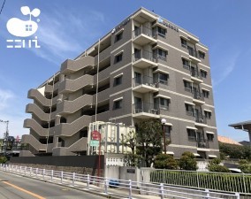 姫路市西八代町、マンションの外観画像です