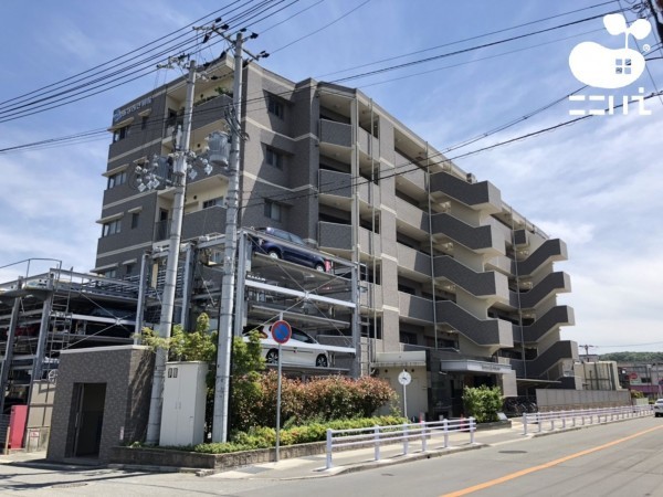 姫路市西八代町、マンションの外観画像です