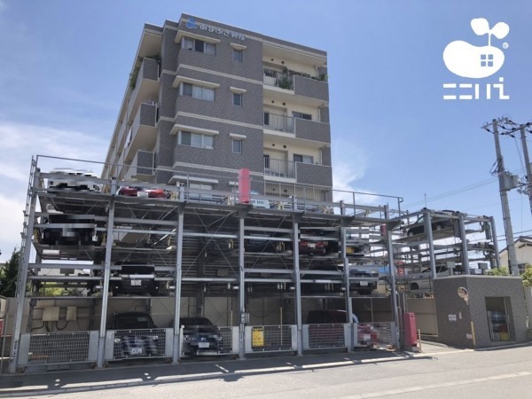 姫路市西八代町、マンションの駐車場画像です