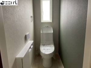 揖保郡太子町馬場、新築一戸建てのトイレ画像です