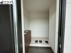揖保郡太子町馬場、新築一戸建ての玄関画像です