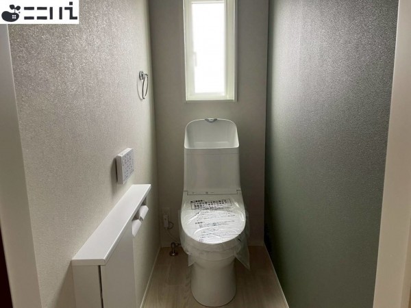 揖保郡太子町馬場、新築一戸建てのトイレ画像です