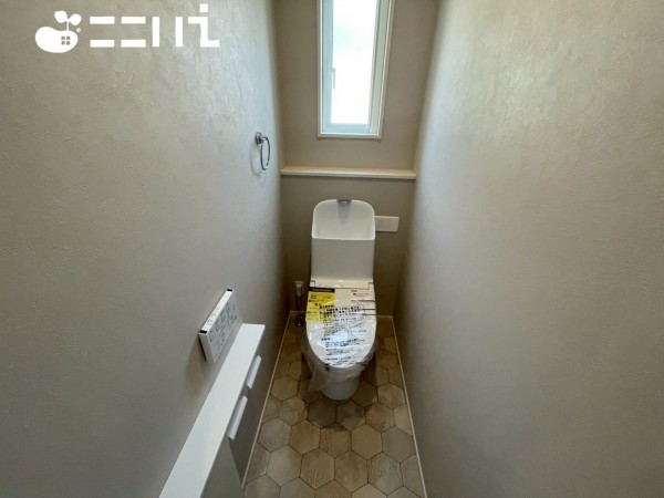 姫路市広畑区蒲田、新築一戸建てのトイレ画像です