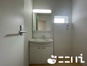 姫路市砥堀、新築一戸建ての洗面画像です