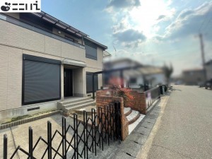 揖保郡太子町東南、中古一戸建ての前面道路を含む現地写真画像です