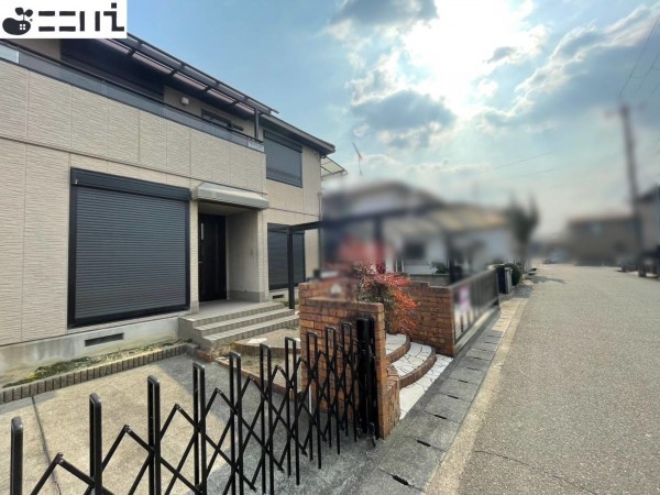 揖保郡太子町東南、中古一戸建ての前面道路を含む現地写真画像です