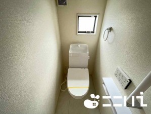 姫路市飾磨区中島、新築一戸建てのトイレ画像です