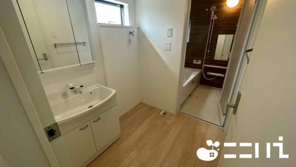 姫路市広畑区蒲田、新築一戸建ての洗面画像です