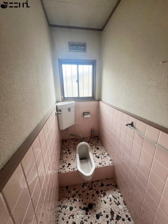 たつの市龍野町日山、中古一戸建てのトイレ画像です