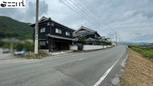 たつの市神岡町沢田、収益/事業用物件/倉庫の前面道路を含む現地写真画像です