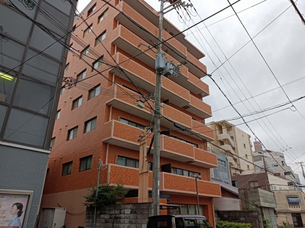 姫路市平野町、マンションの外観画像です