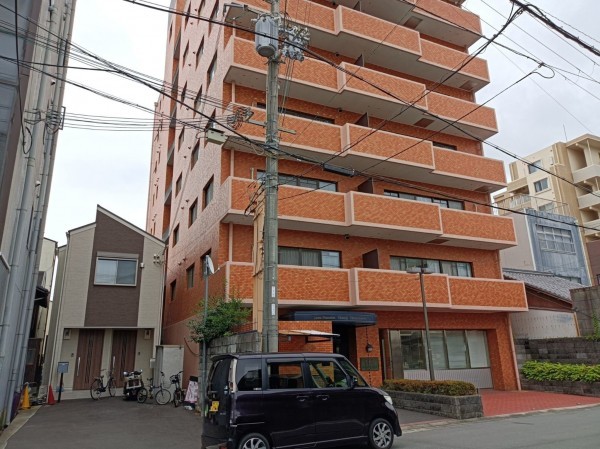 姫路市平野町、マンションの外観画像です