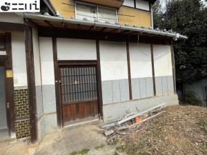たつの市揖西町小畑、中古一戸建ての玄関画像です
