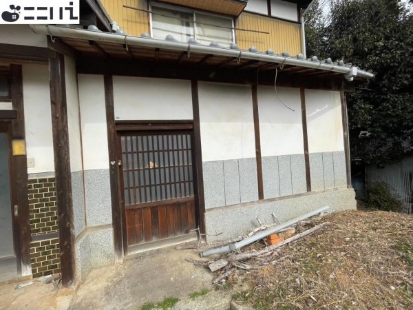 たつの市揖西町小畑、中古一戸建ての玄関画像です