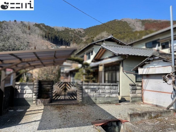 たつの市新宮町牧、中古一戸建ての駐車場画像です
