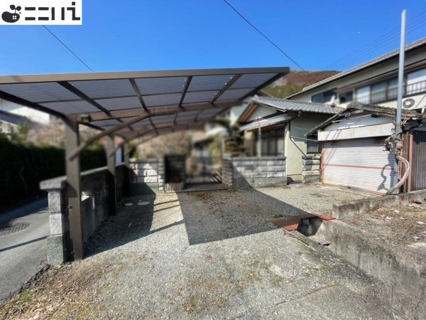 たつの市新宮町牧、中古一戸建ての駐車場画像です