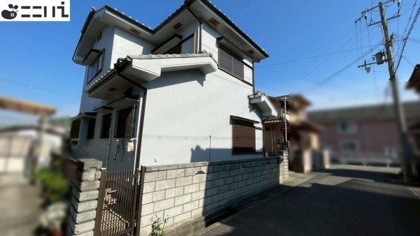 揖保郡太子町東南、中古一戸建ての前面道路を含む現地写真画像です
