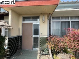 たつの市御津町朝臣、中古一戸建ての玄関画像です