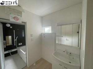 相生市那波大浜町、新築一戸建ての洗面画像です
