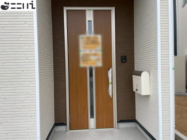 相生市那波大浜町、新築一戸建ての玄関画像です