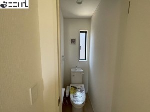 揖保郡太子町鵤、新築一戸建てのトイレ画像です