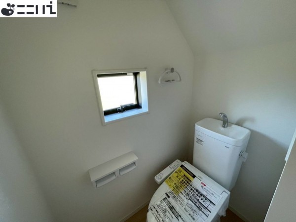 揖保郡太子町鵤、新築一戸建てのトイレ画像です