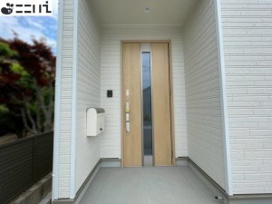 揖保郡太子町太田、新築一戸建ての玄関画像です