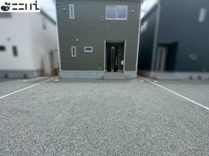 揖保郡太子町太田、新築一戸建ての駐車場画像です