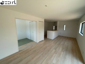 揖保郡太子町太田、新築一戸建ての居間画像です