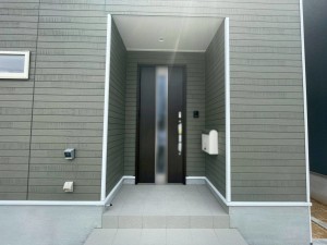 揖保郡太子町太田、新築一戸建ての玄関画像です