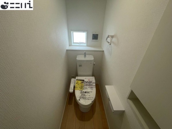 揖保郡太子町太田、新築一戸建てのトイレ画像です