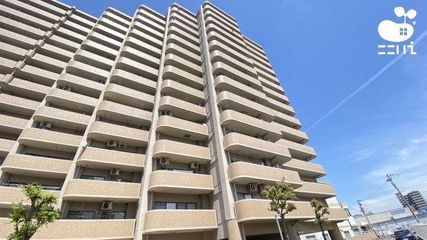 姫路市東今宿、マンションの外観画像です
