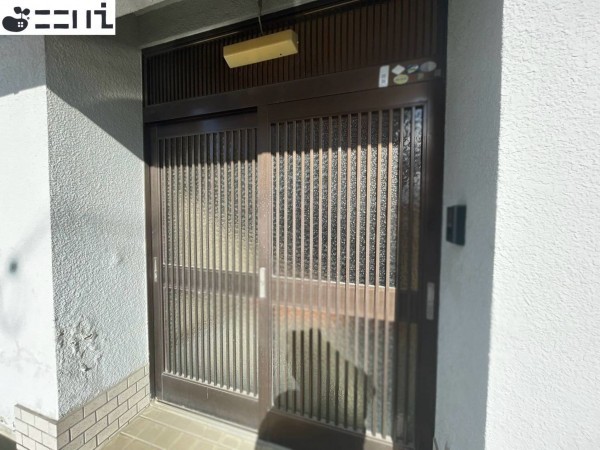 揖保郡太子町蓮常寺、中古一戸建ての玄関画像です