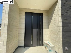 たつの市揖西町南山、中古一戸建ての玄関画像です