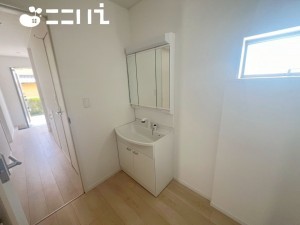 姫路市書写、新築一戸建ての洗面画像です