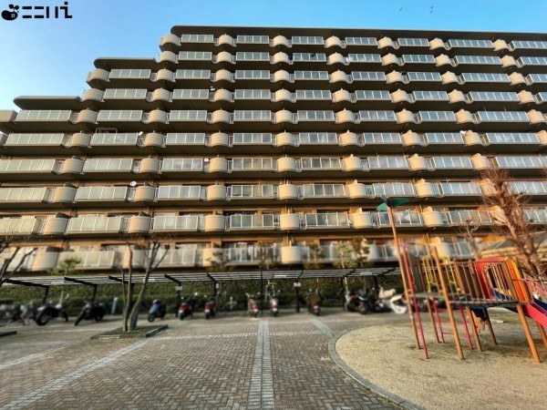 姫路市白浜町、マンションの外観画像です