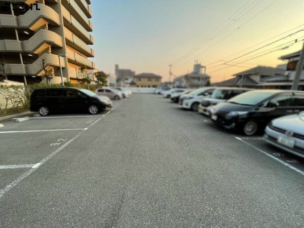 姫路市白浜町、マンションの駐車場画像です