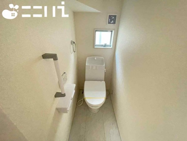 姫路市広畑区北野町、新築一戸建てのトイレ画像です