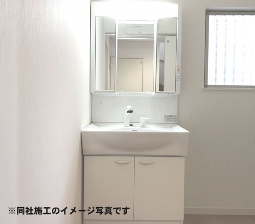 姫路市大津区平松、新築一戸建ての洗面画像です