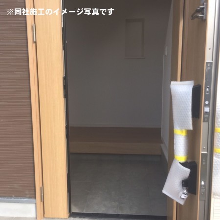 姫路市大津区平松、新築一戸建ての玄関画像です