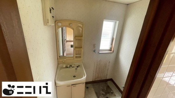 たつの市龍野町片山、中古一戸建ての洗面画像です