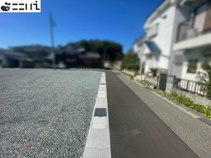 揖保郡太子町鵤、土地の前面道路を含む現地写真画像です