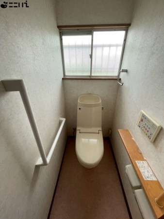 たつの市揖西町土師、中古一戸建てのトイレ画像です