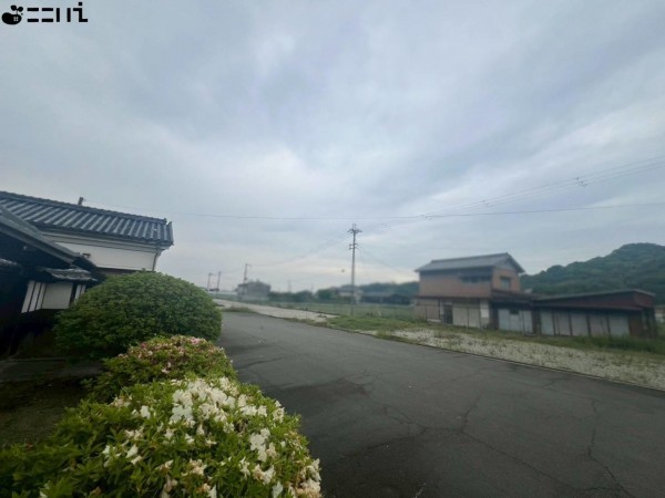 たつの市御津町岩見、土地の前面道路を含む現地写真画像です