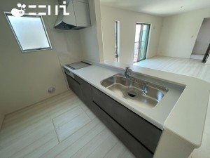 姫路市大津区恵美酒町、新築一戸建てのキッチン画像です