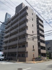 姫路市飾磨区三宅、マンションの外観画像です