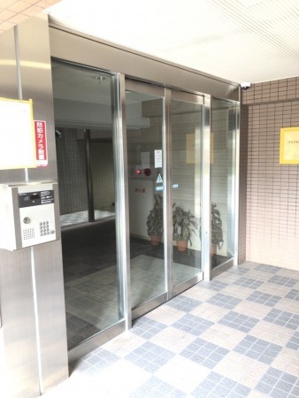 姫路市飾磨区三宅、マンションのエントランス画像です